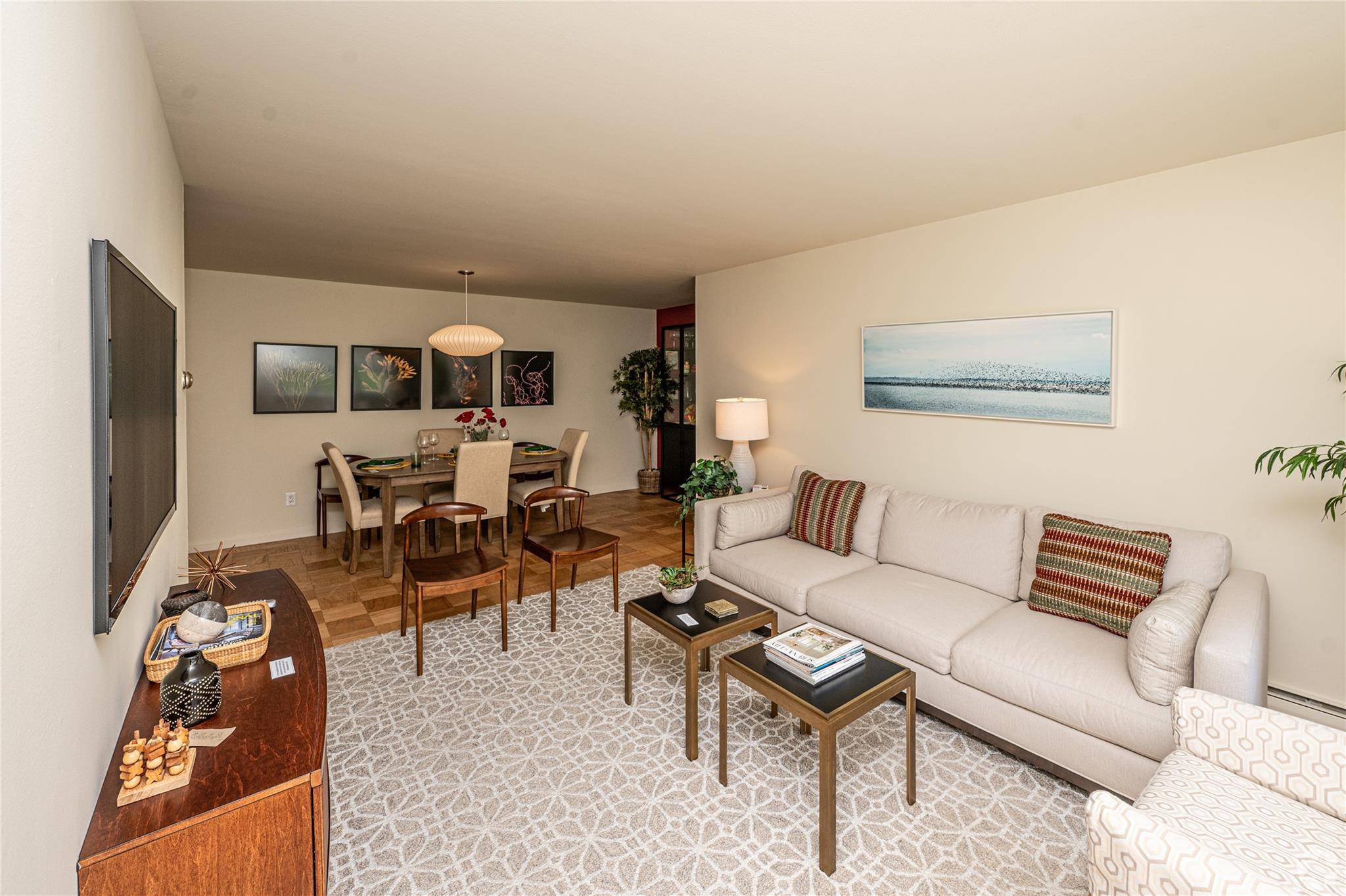 West Babylon, NY 11704,21 Captains DR