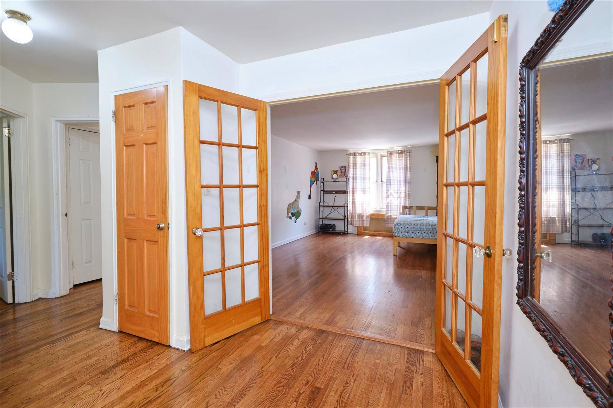Forest Hills, NY 11375,67-25 Clyde ST #2L