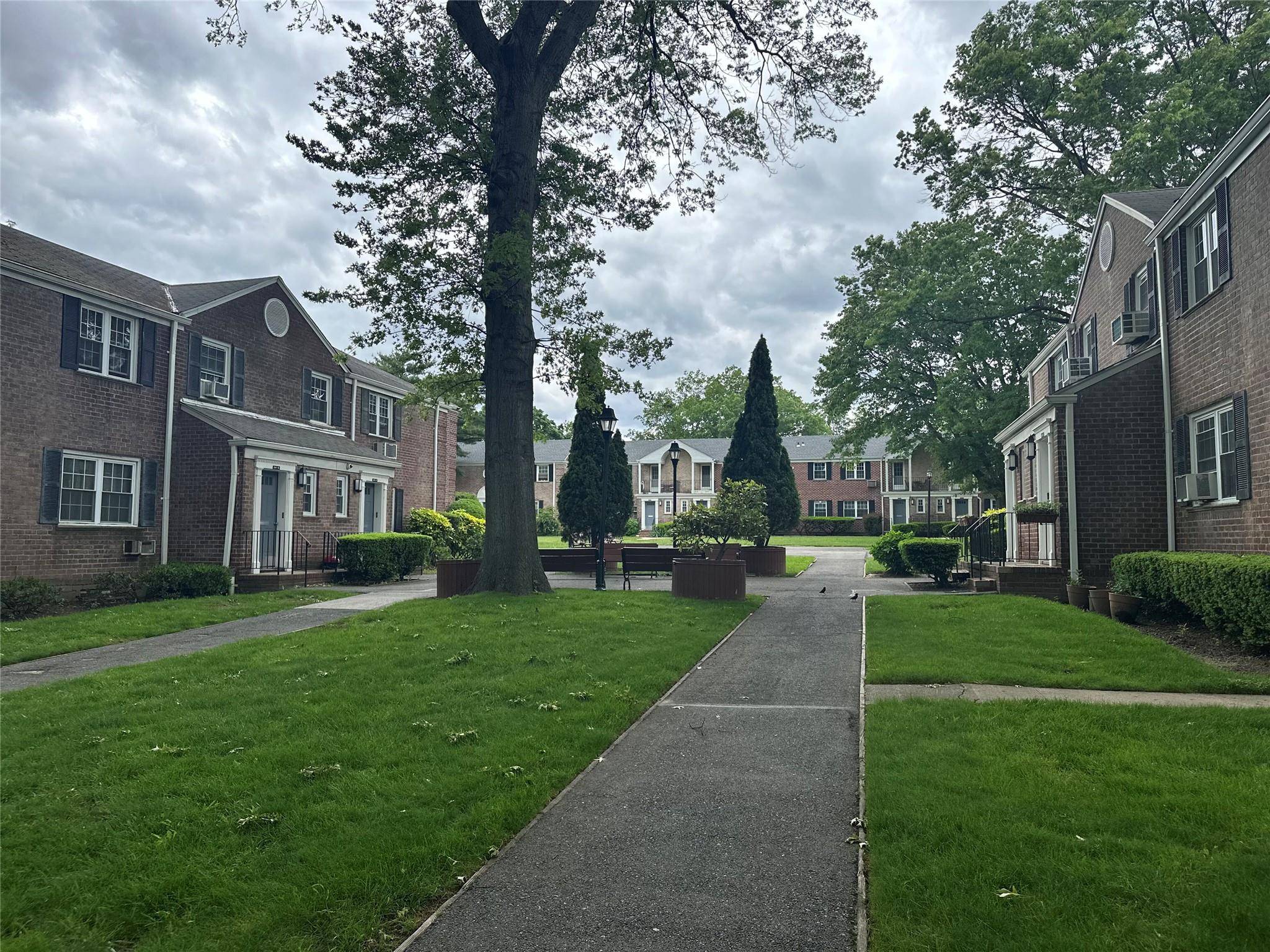 Oakland Gardens, NY 11364,224-43A 64th AVE #43A/545