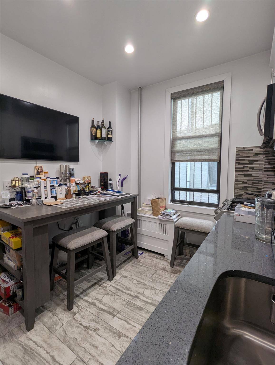 Astoria, NY 11106,3352 29th ST