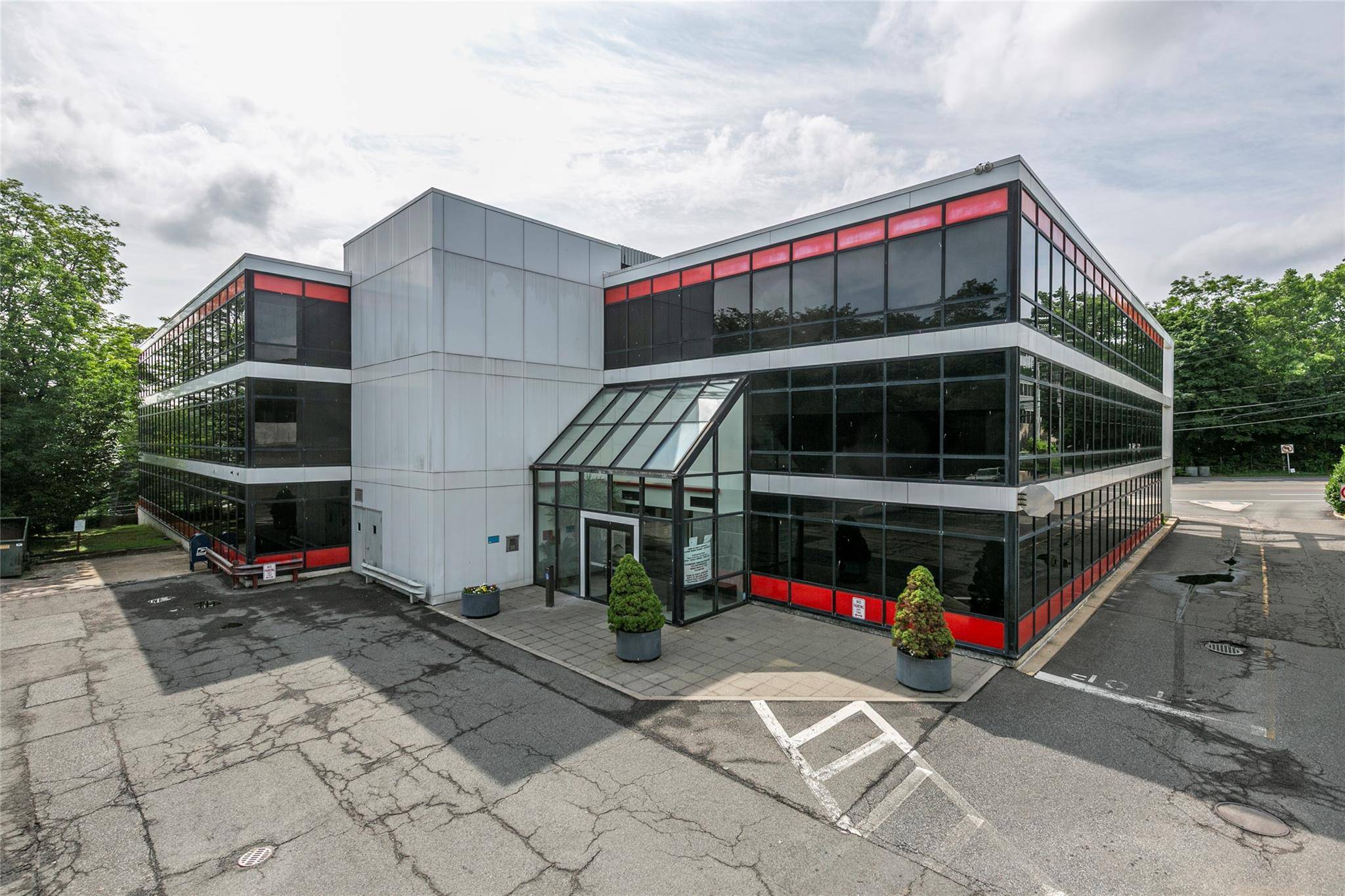 Great Neck, NY 11021,935 Northern BLVD #105