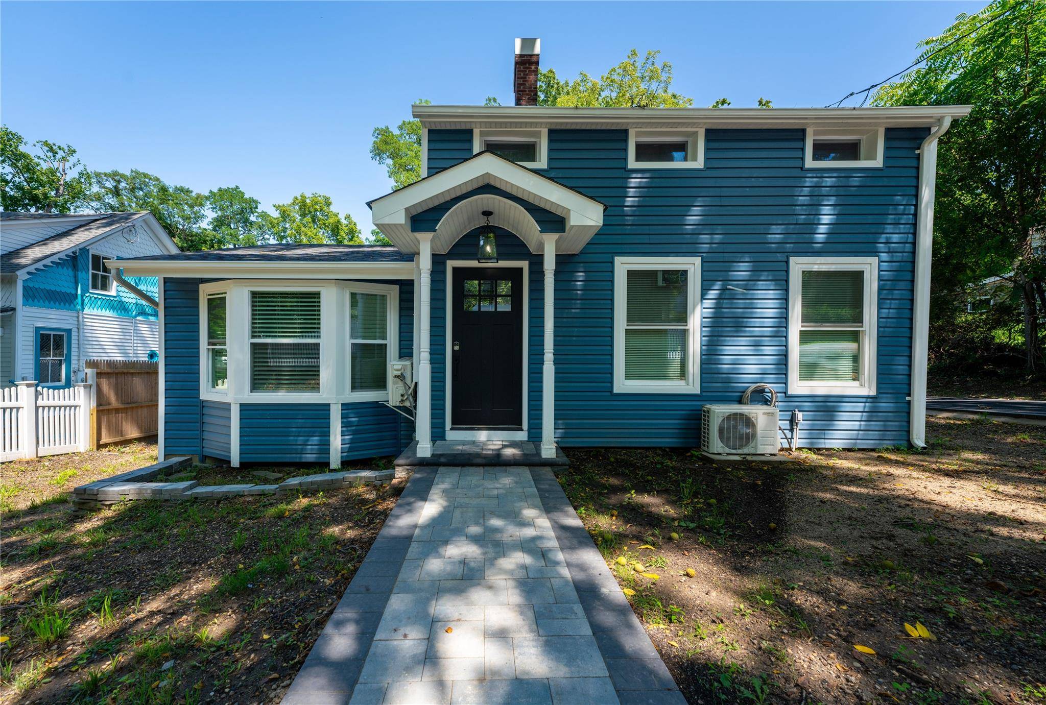 Setauket, NY 11733,389 N Main RD
