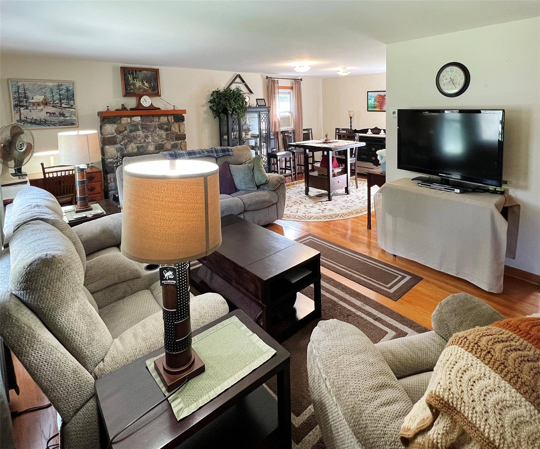 Warwick, NY 10990,74 E Ridge RD