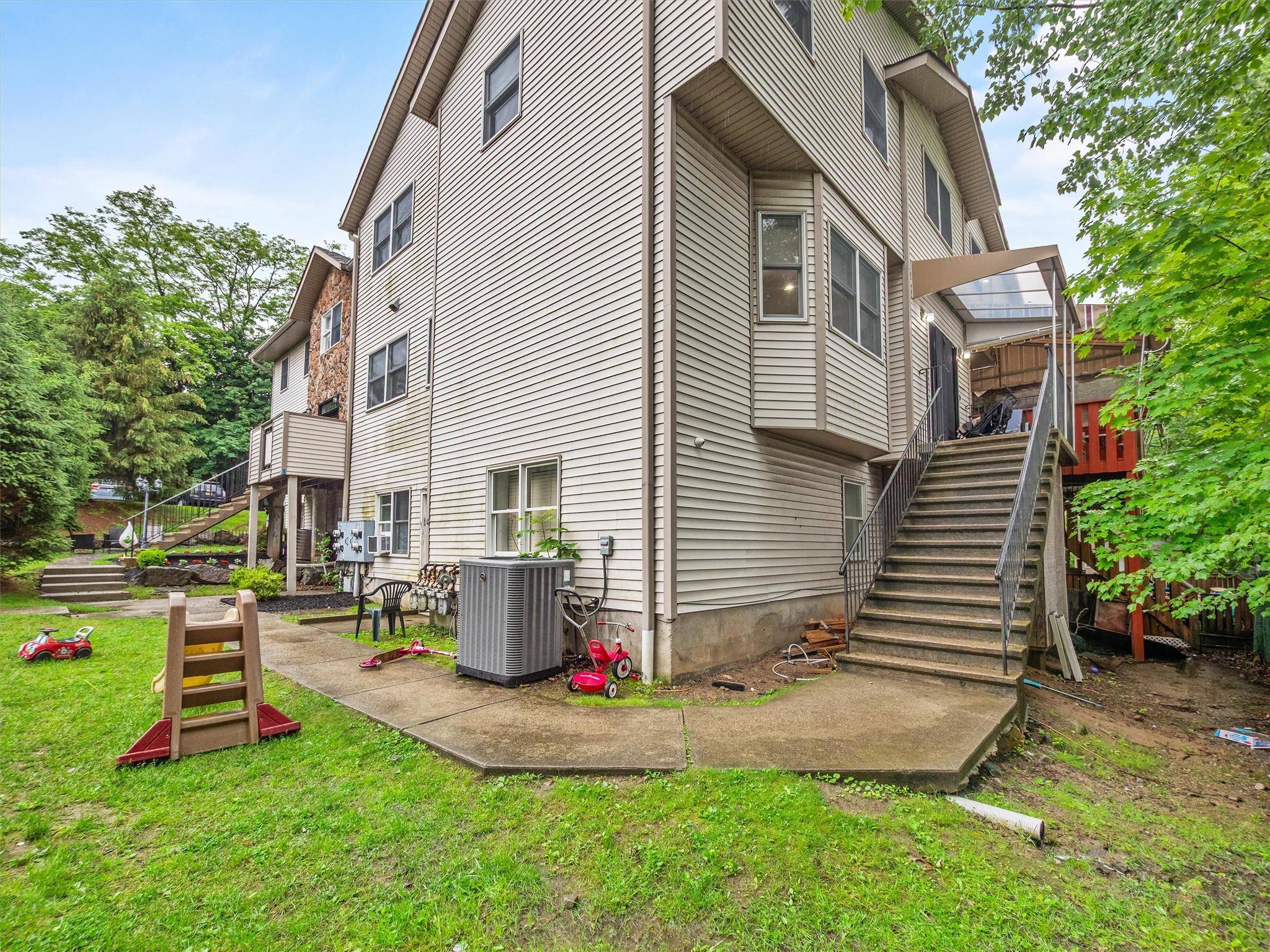 Monsey, NY 10952,4 Spruill CT