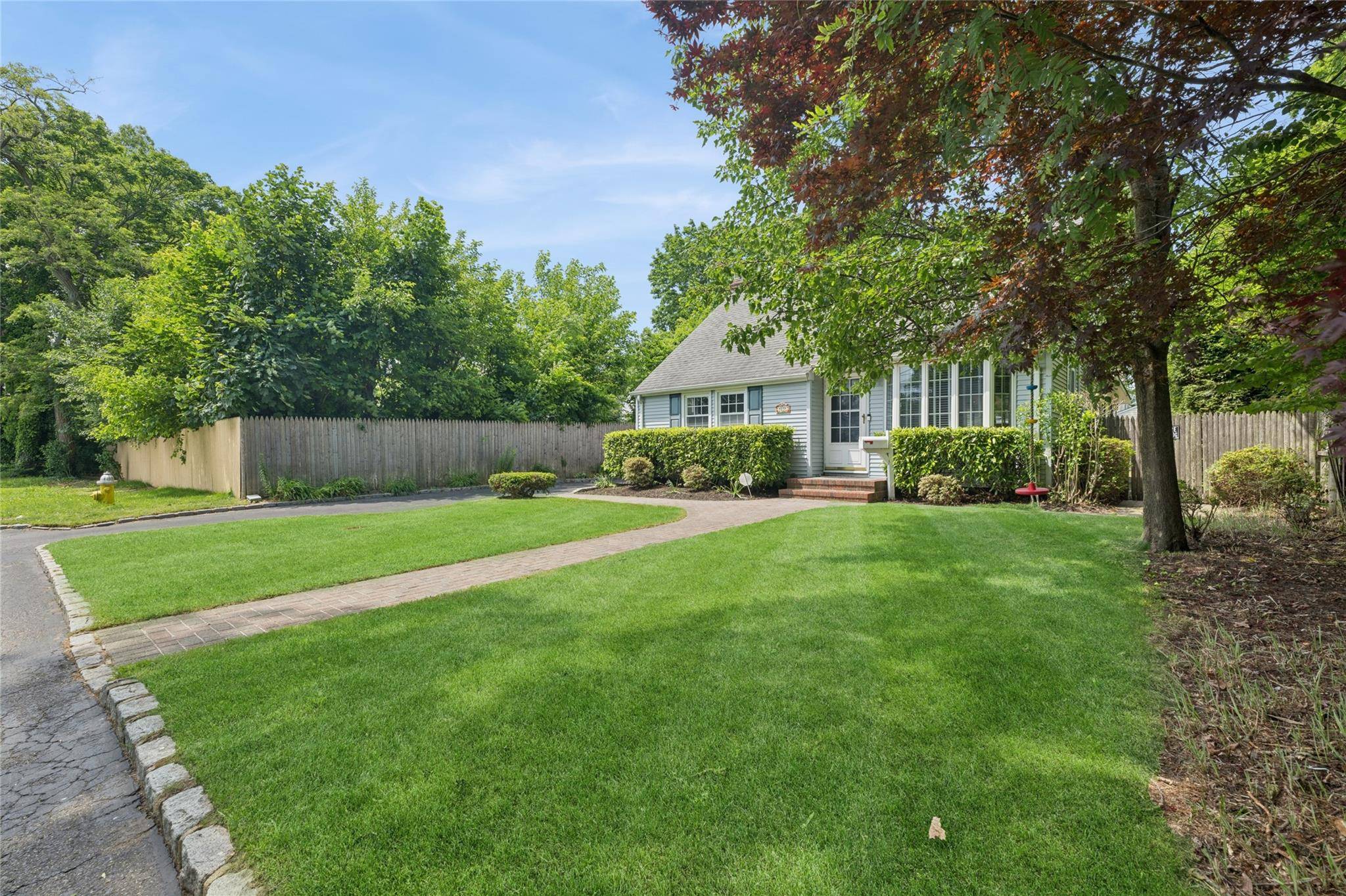 Islip, NY 11751,15 W Hemlock ST