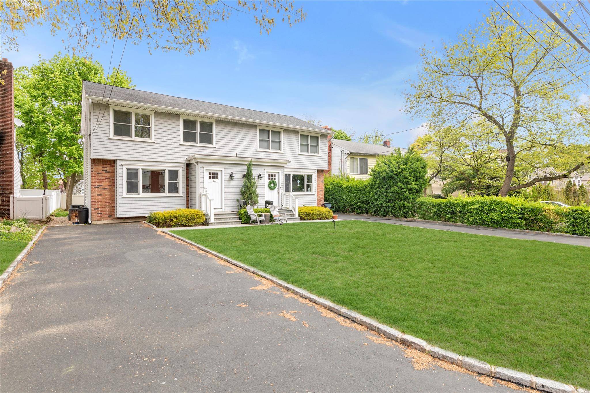 Port Washington, NY 11050,38 Dunes LN #A