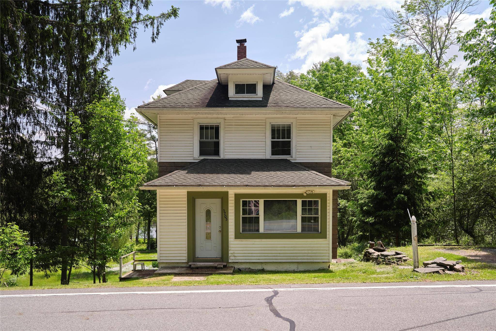 Kenoza Lake, NY 12750,5705 State Route 52