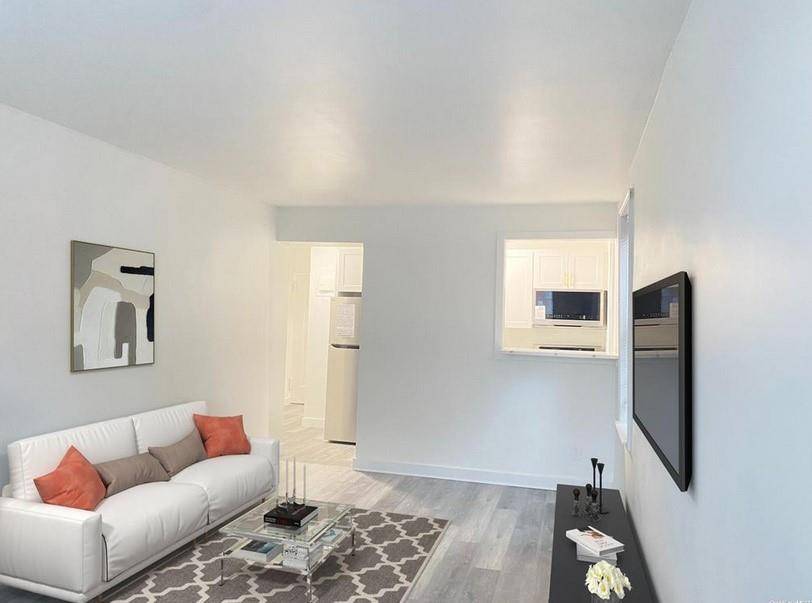 Kew Garden Hills, NY 11367,150-29 72 RD #5E