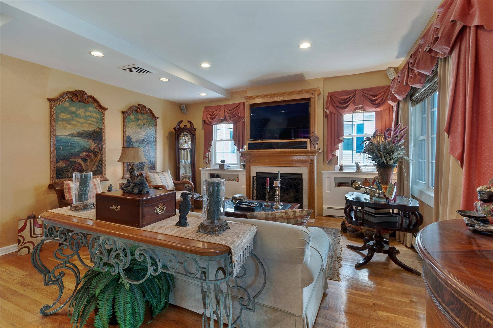 Belle Harbor, NY 11694,156 Beach 135th ST