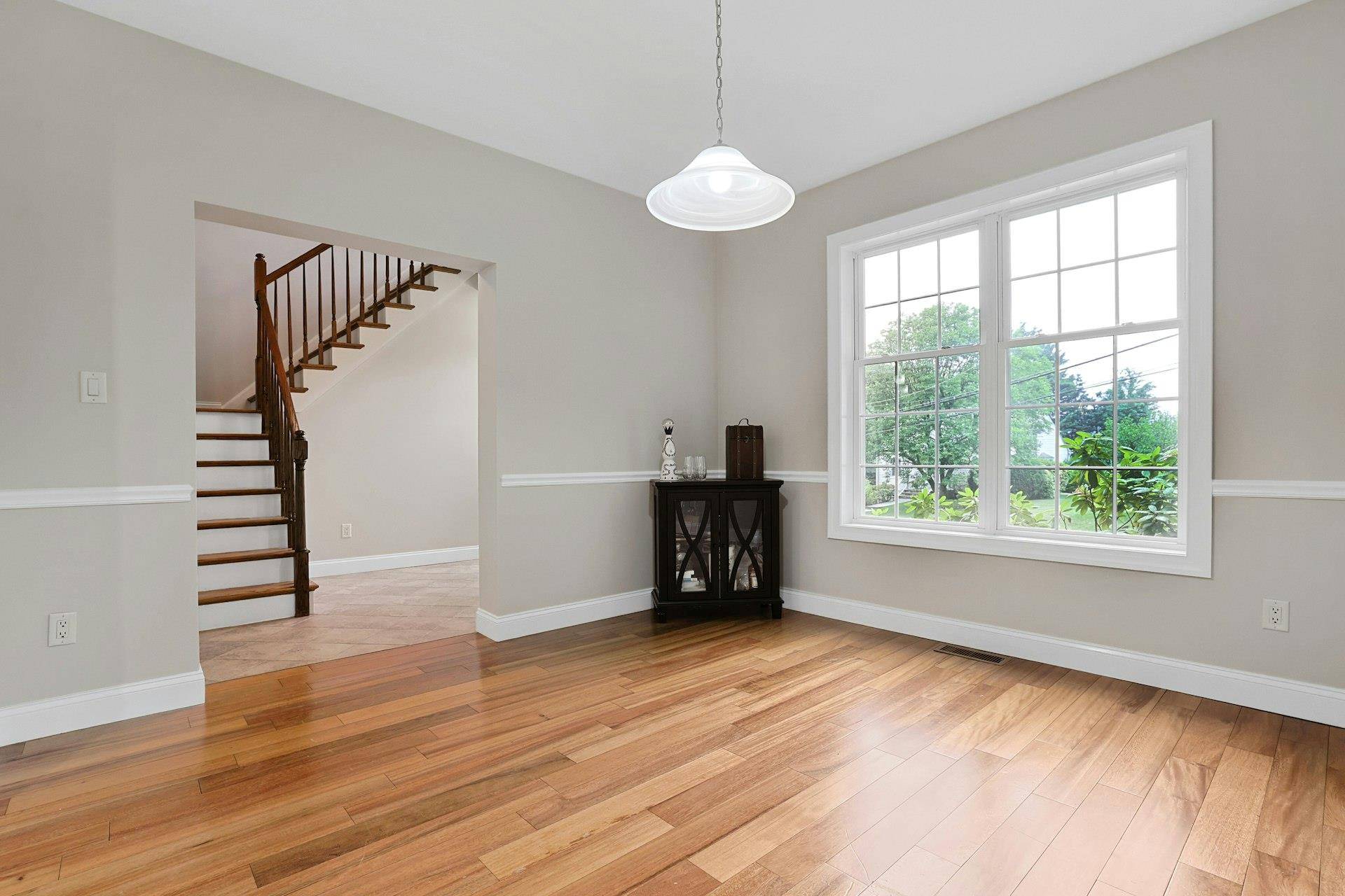 Thornwood, NY 10594,138 Westchester AVE