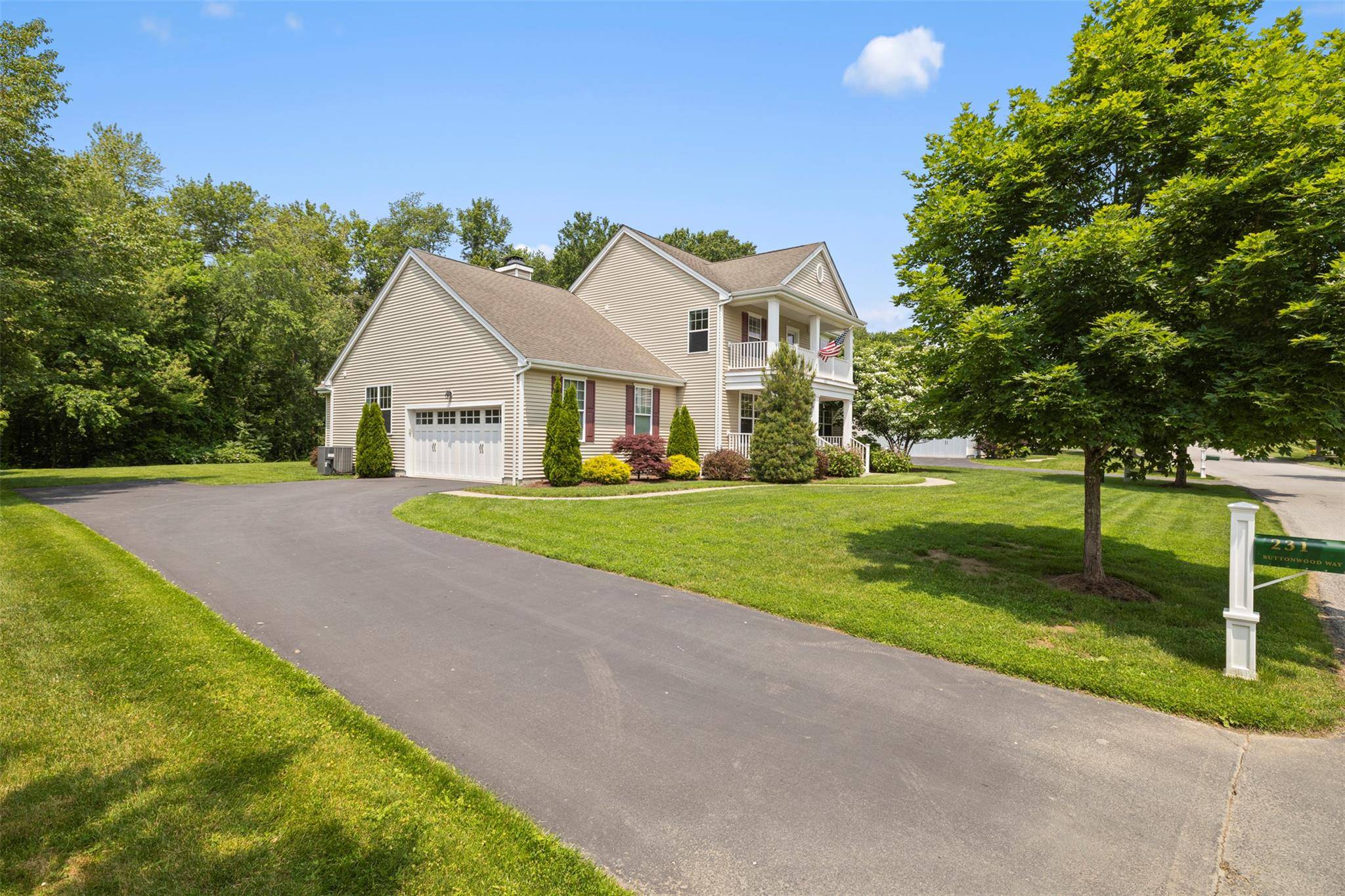 Hopewell Junction, NY 12533,231 Buttonwood WAY
