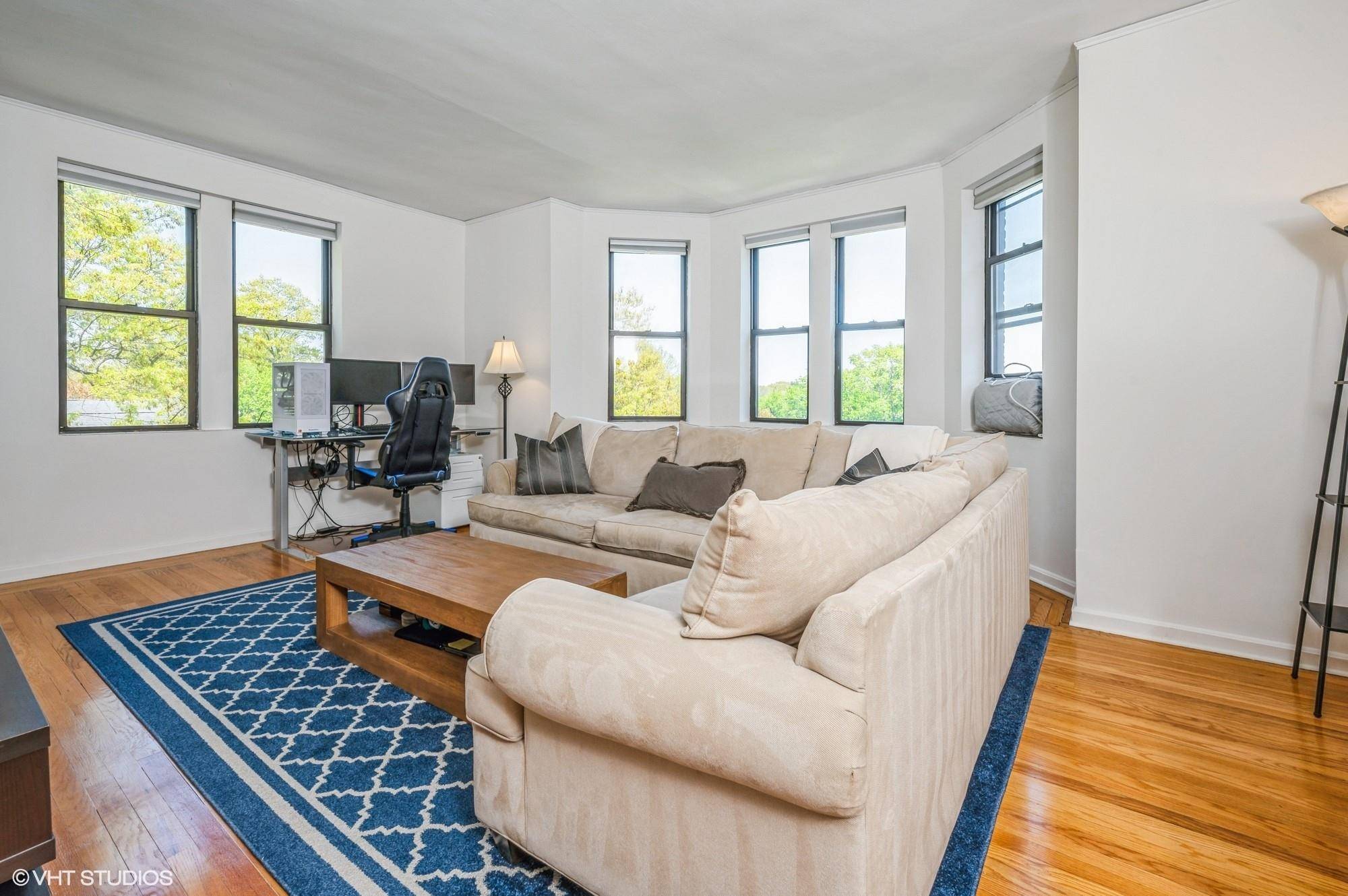 Larchmont, NY 10538,11 Alden RD #4A