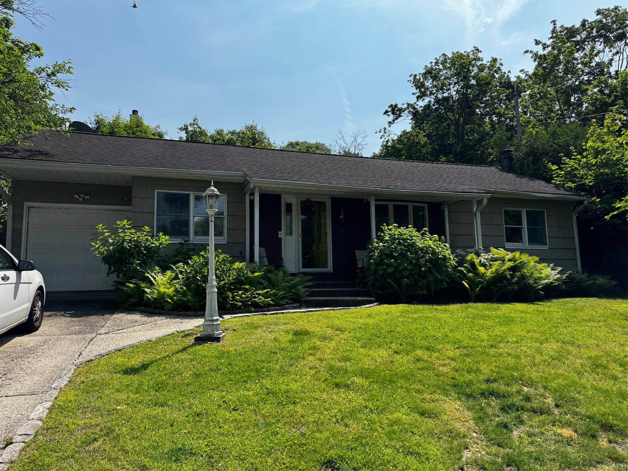 Huntington, NY 11743,2 Paulding ST