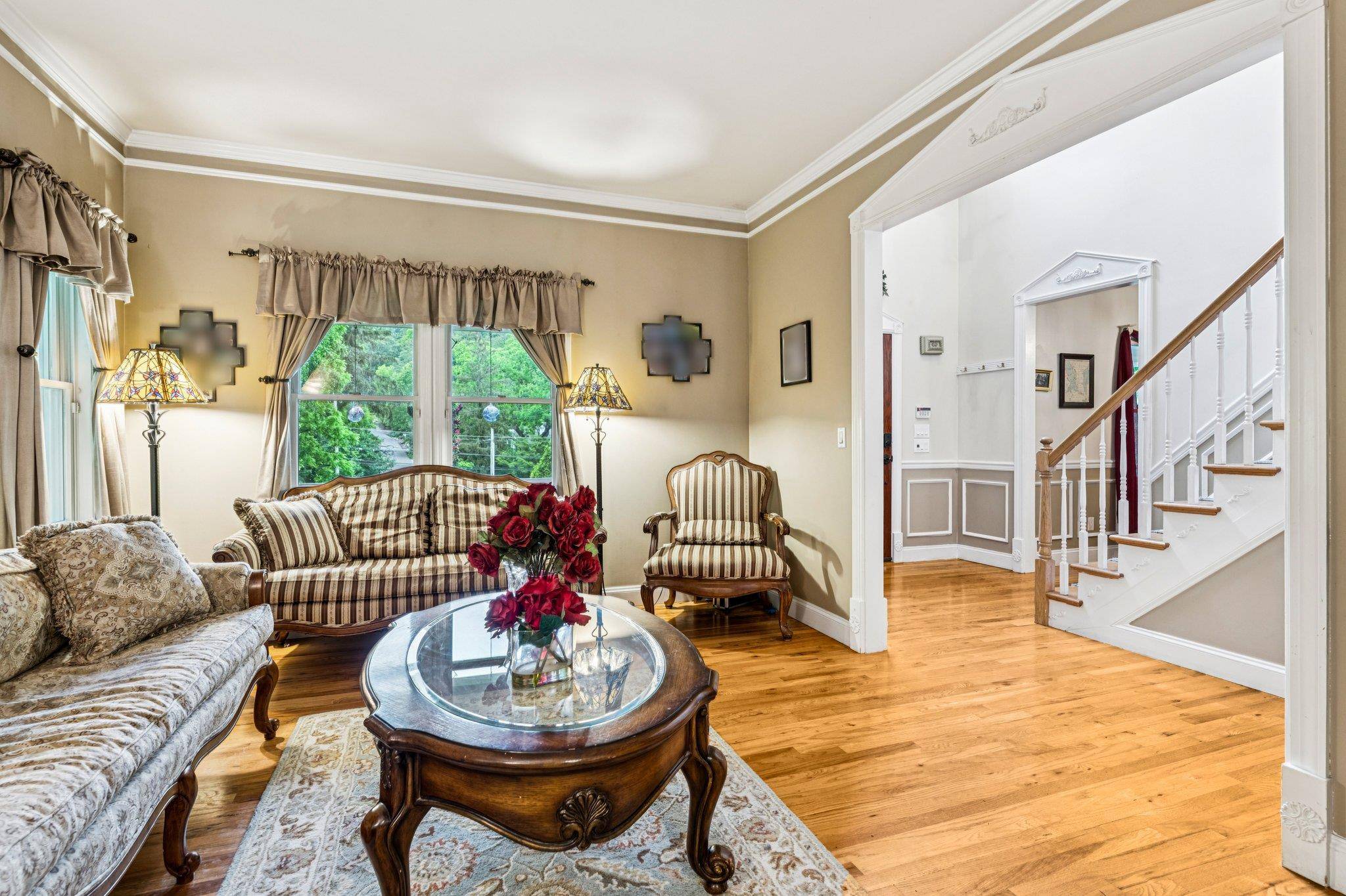 Centerport, NY 11721,380 E Main ST