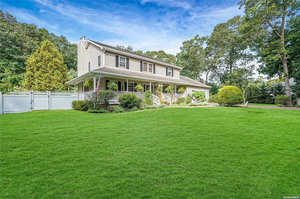 Center Moriches, NY 11934,64 Beachfern RD