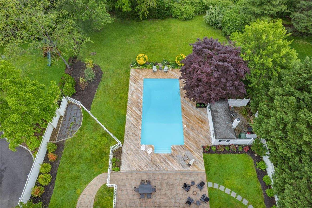 Rye Brook, NY 10573,9 Loch LN