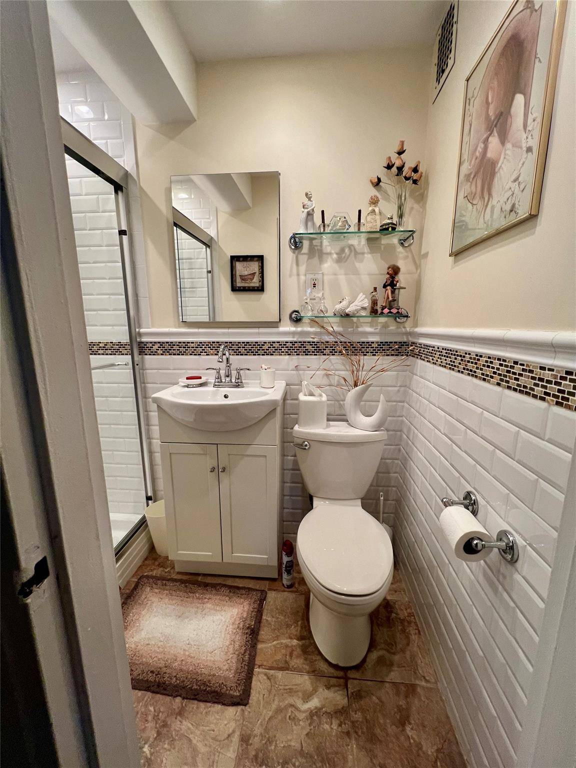 Howard Beach, NY 11414,86-11 151 AVE #5M
