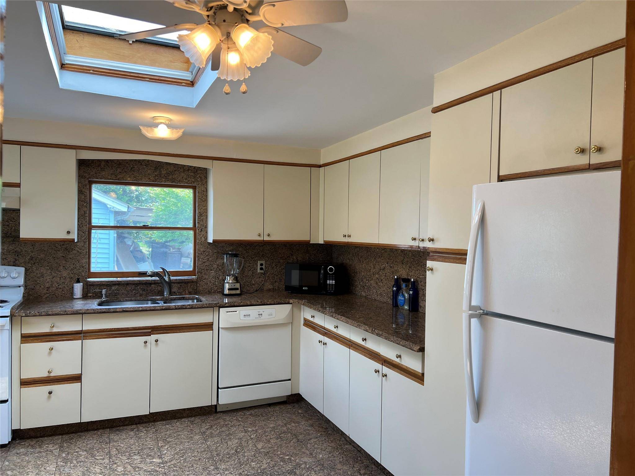 Glen Cove, NY 11542,Address not disclosed