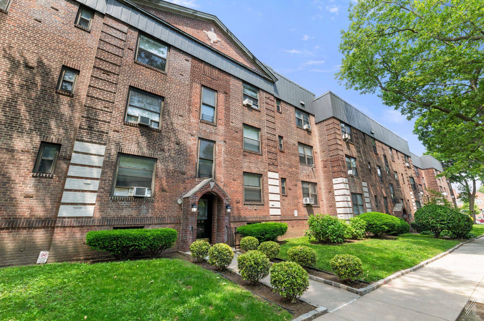East Elmhurst, NY 11370,22-20 76th ST #C3