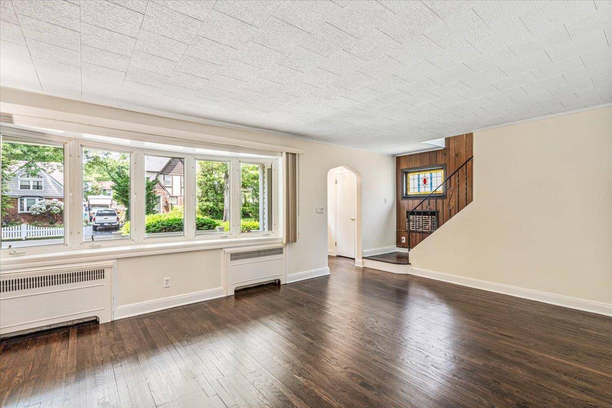 Baldwin, NY 11510,858 Stanton AVE