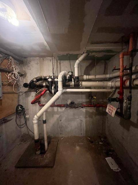 Bronx, NY 10460,879 Elsmere PL