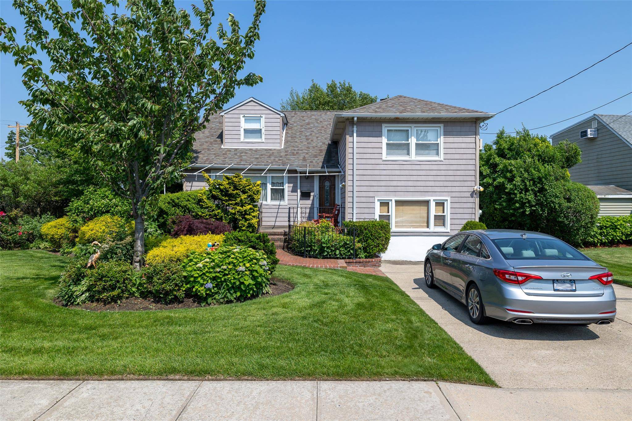 Island Park, NY 11558,154 Madison AVE