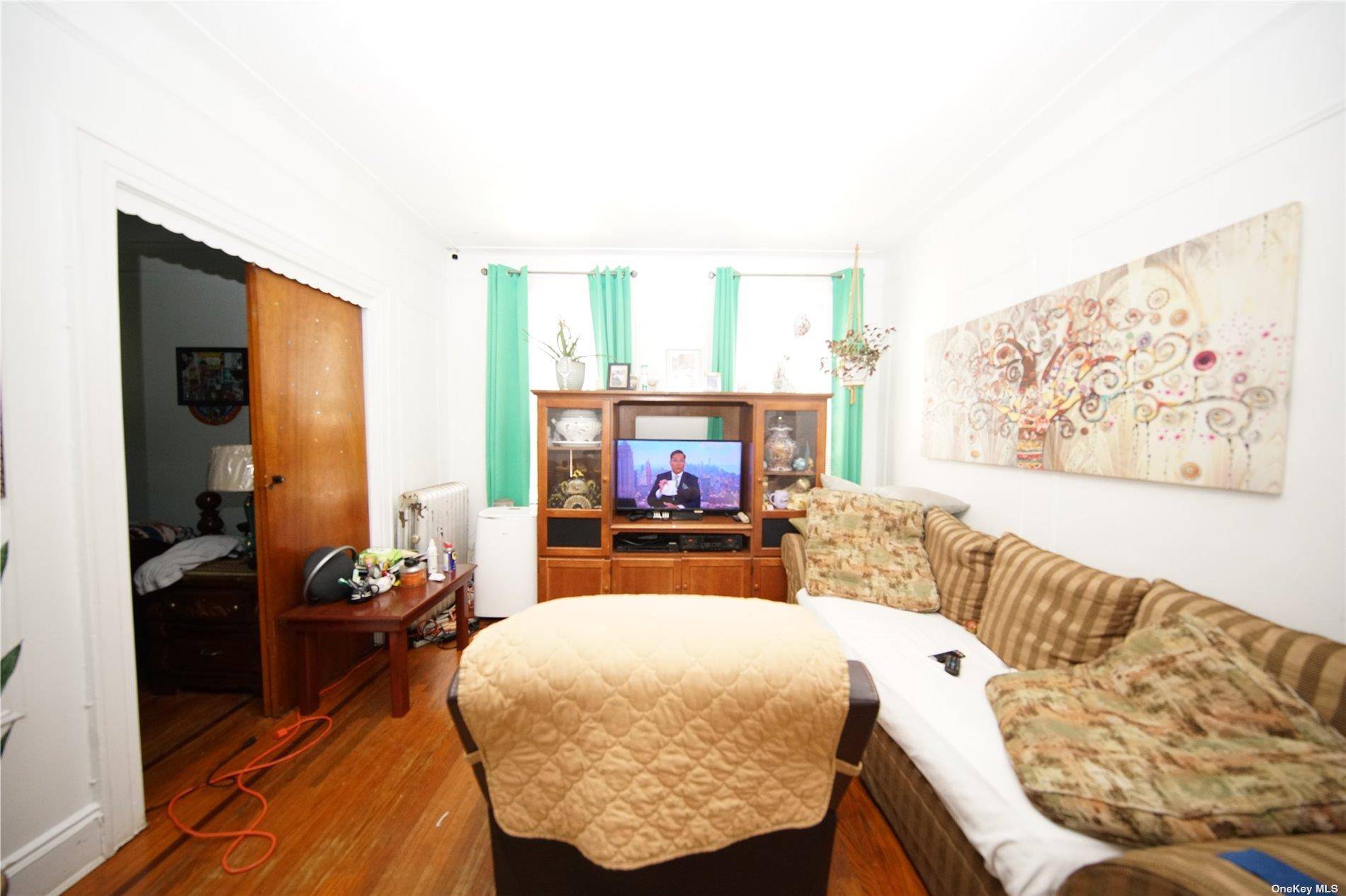 Corona, NY 11368,40-45 99th ST