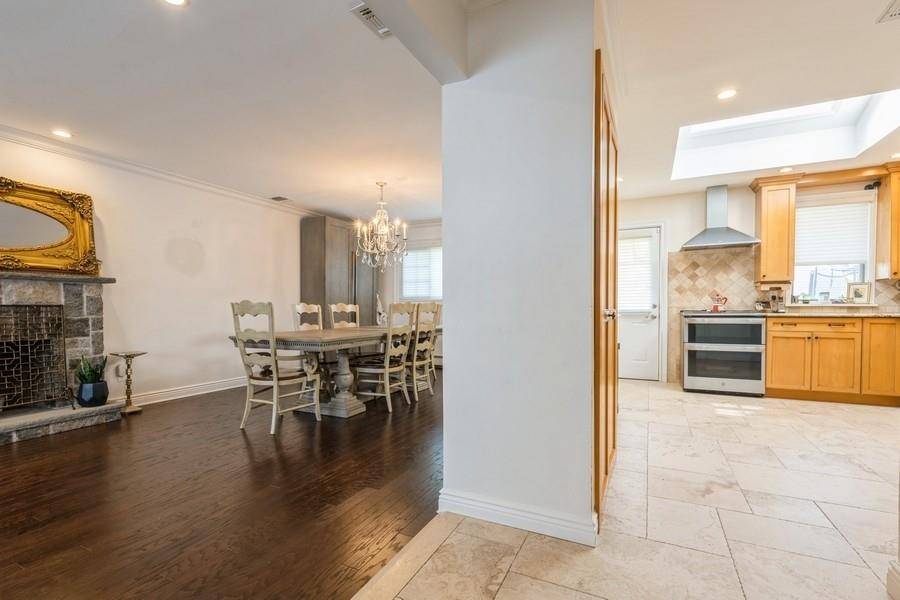 Franklin Square, NY 11010,696 Byron AVE
