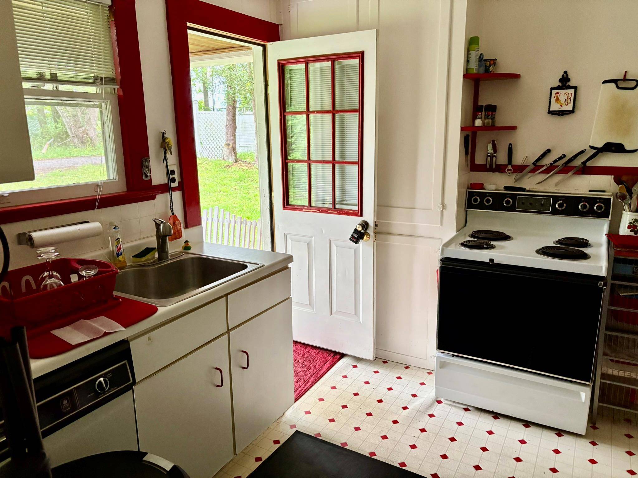 Monticello, NY 12701,30 First ST