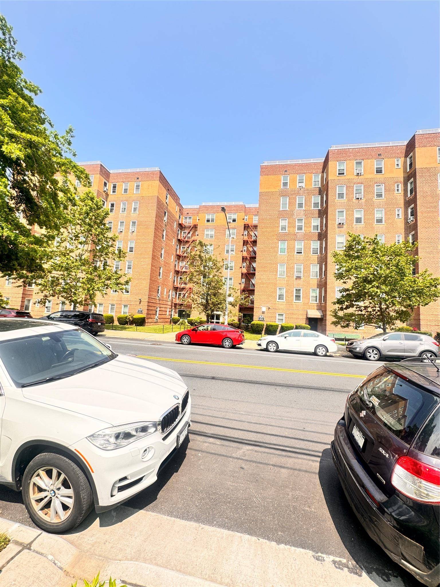 Flushing, NY 11354,30-11 Parsons BLVD #3P