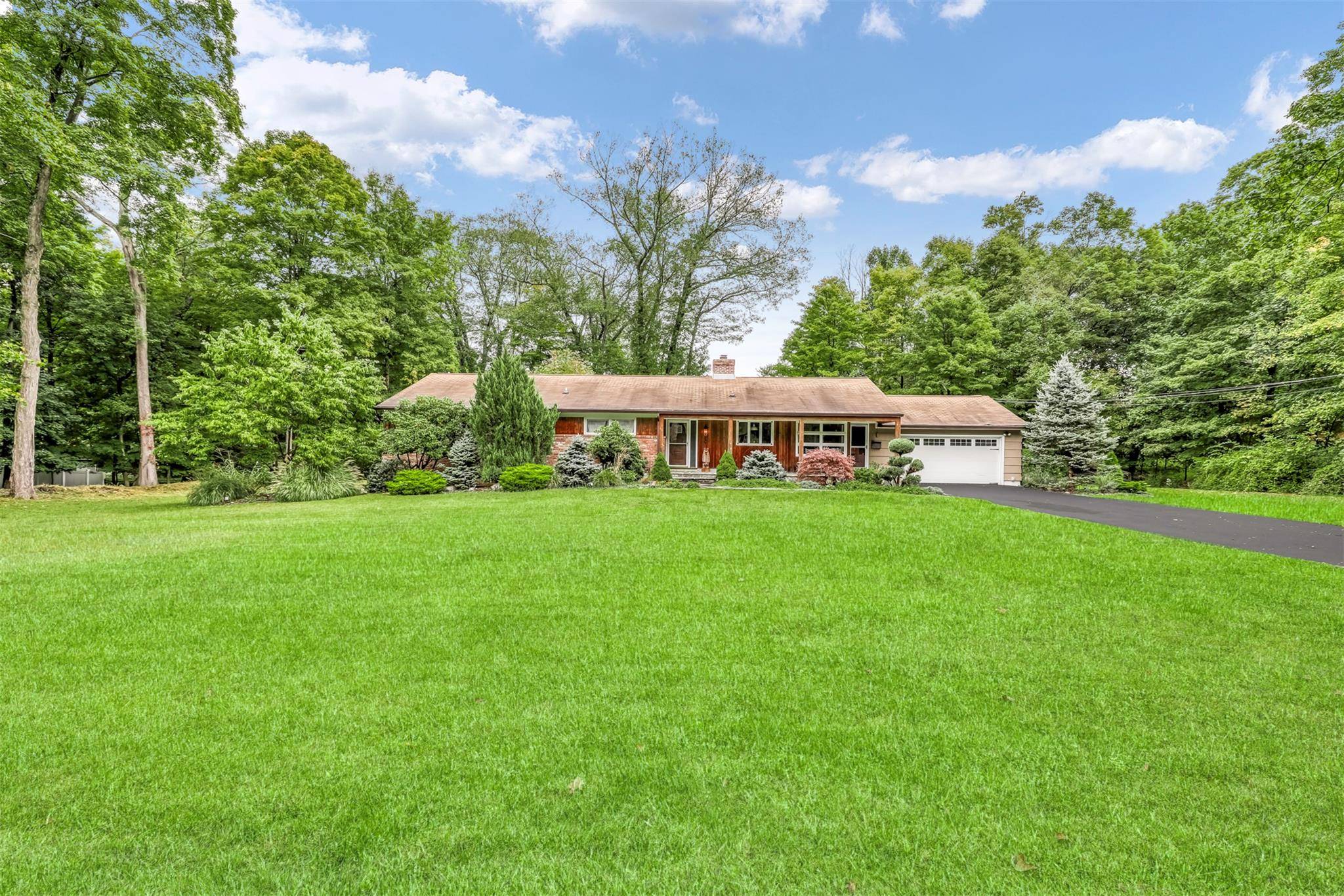 Montebello, NY 10901,47 Mayer DR