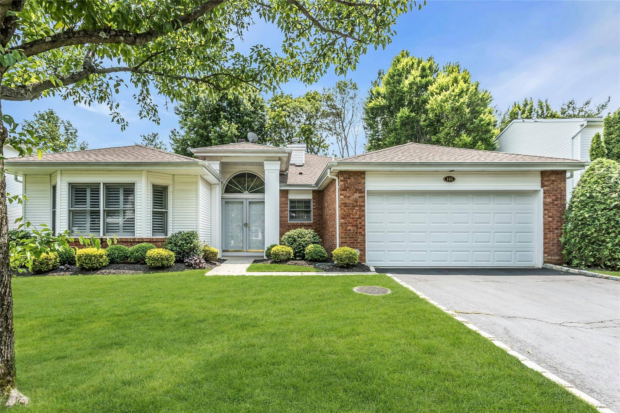 Commack, NY 11725,165 Country Club DR