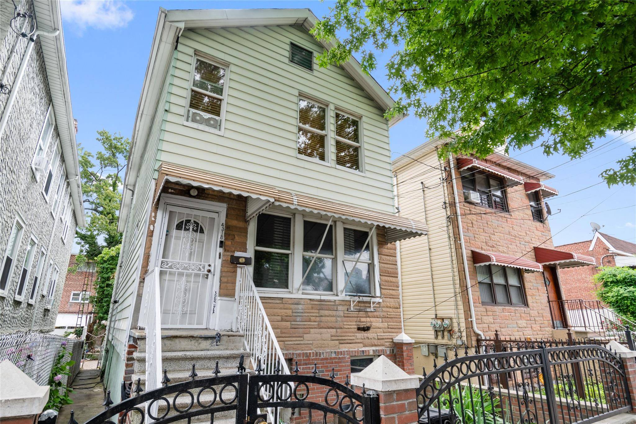 Bronx, NY 10466,4318 Edson AVE