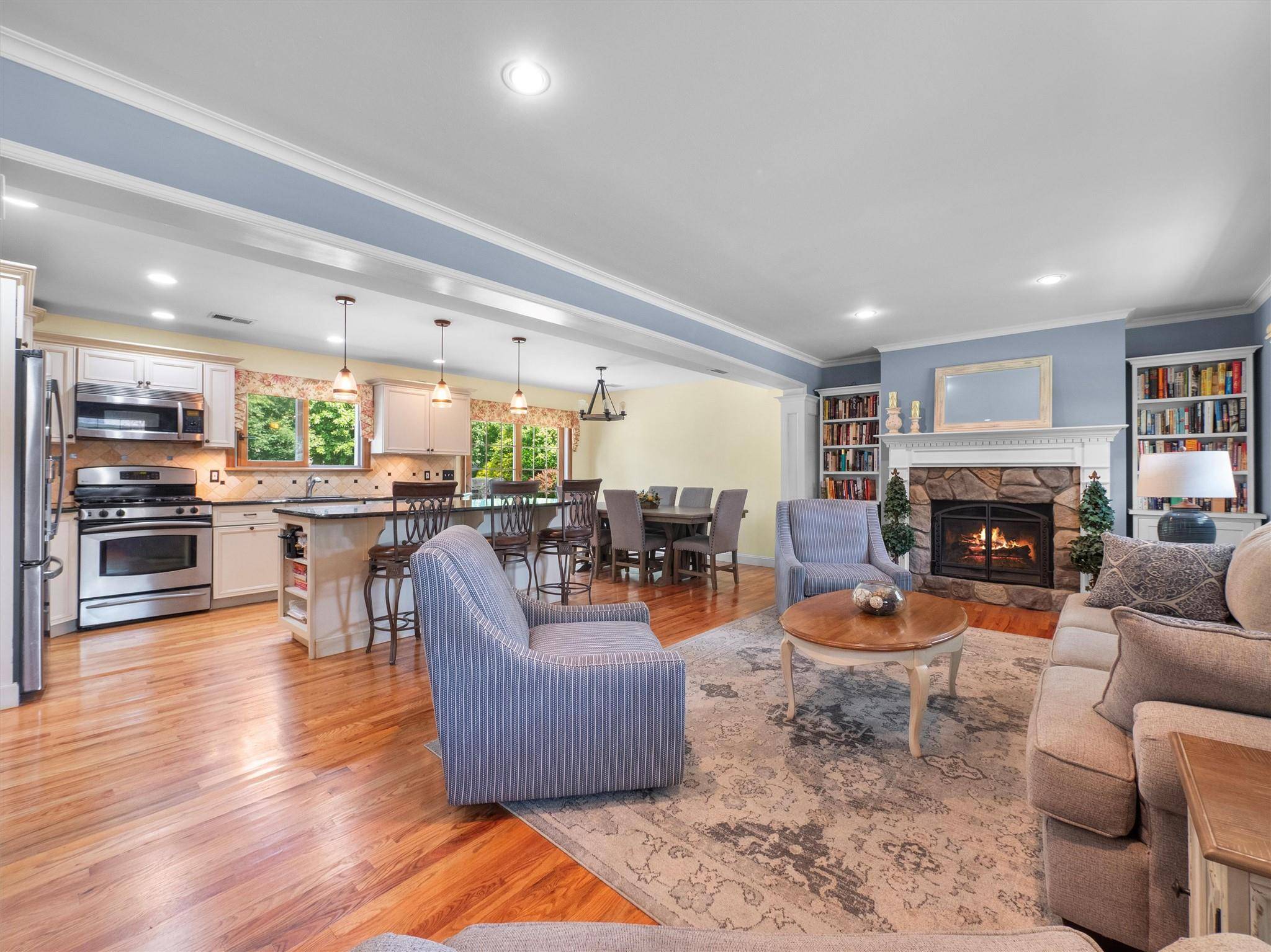 Nanuet, NY 10954,15 Tennyson DR