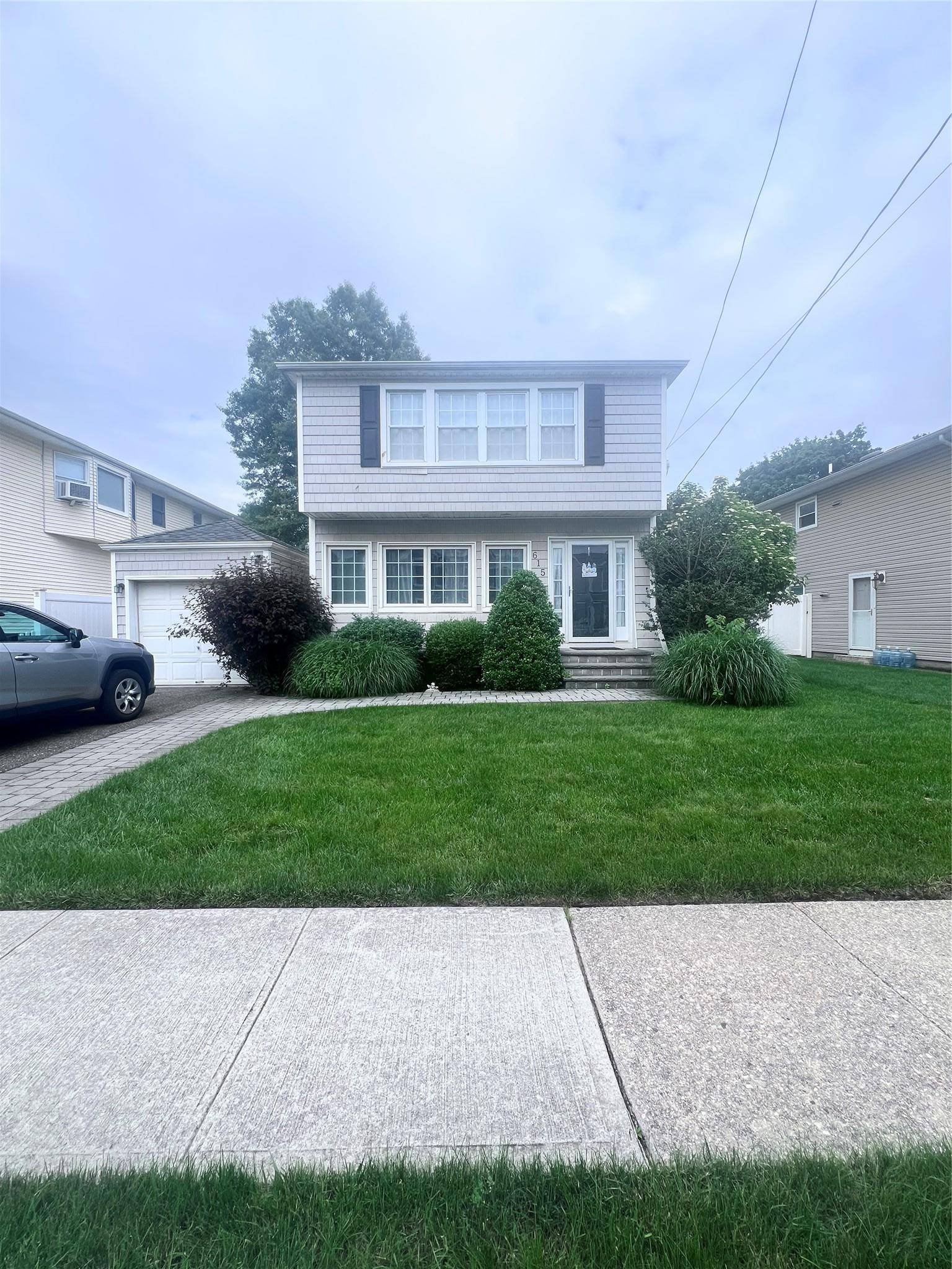 Bellmore, NY 11710,615 Briggs ST