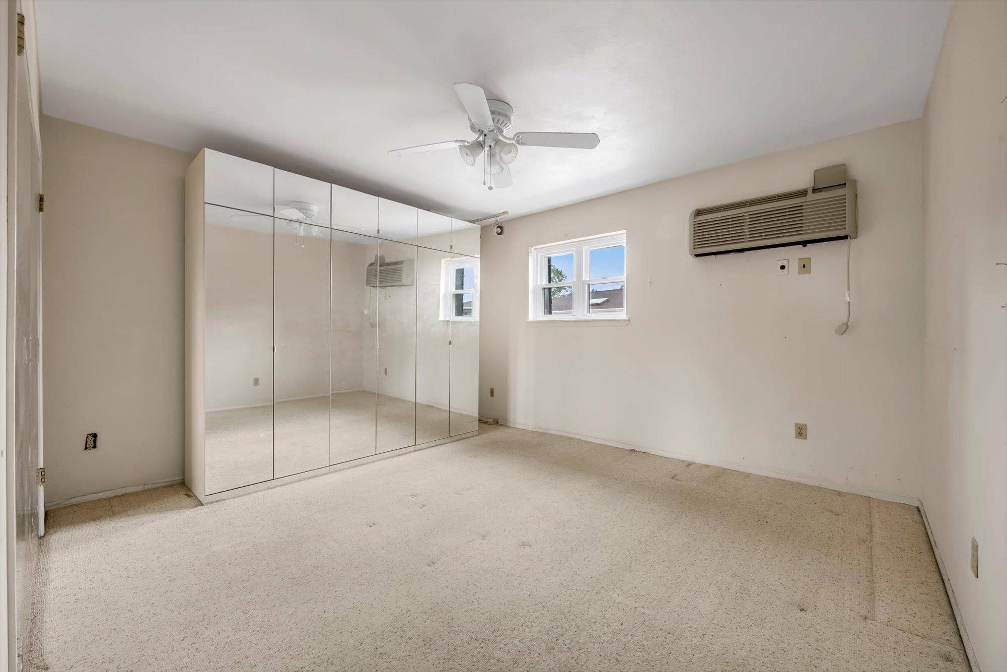 Hewlett, NY 11557,1337 Broadway #D20