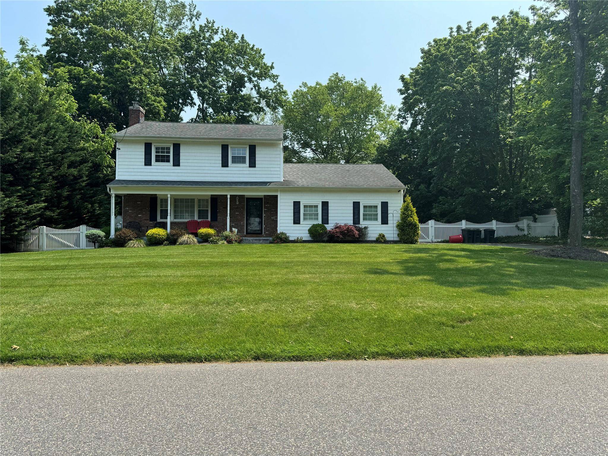Stony Brook, NY 11790,7 Yorkshire AVE