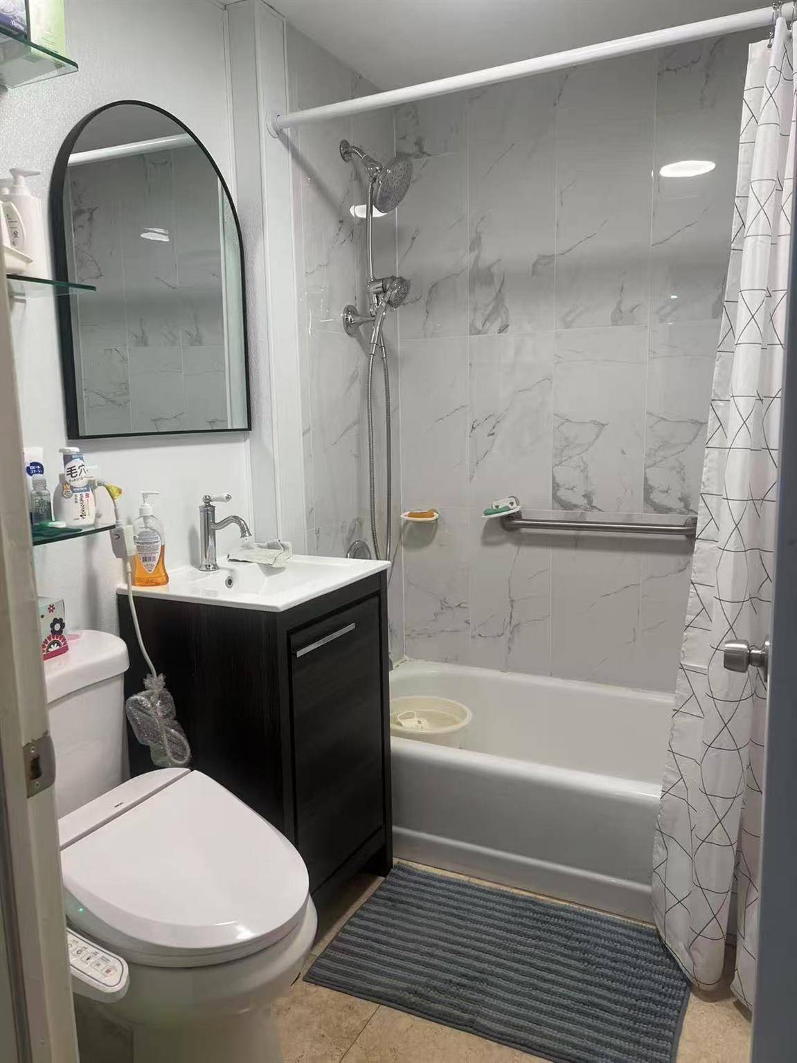 Flushing, NY 11355,43-18 Robinson ST #2D