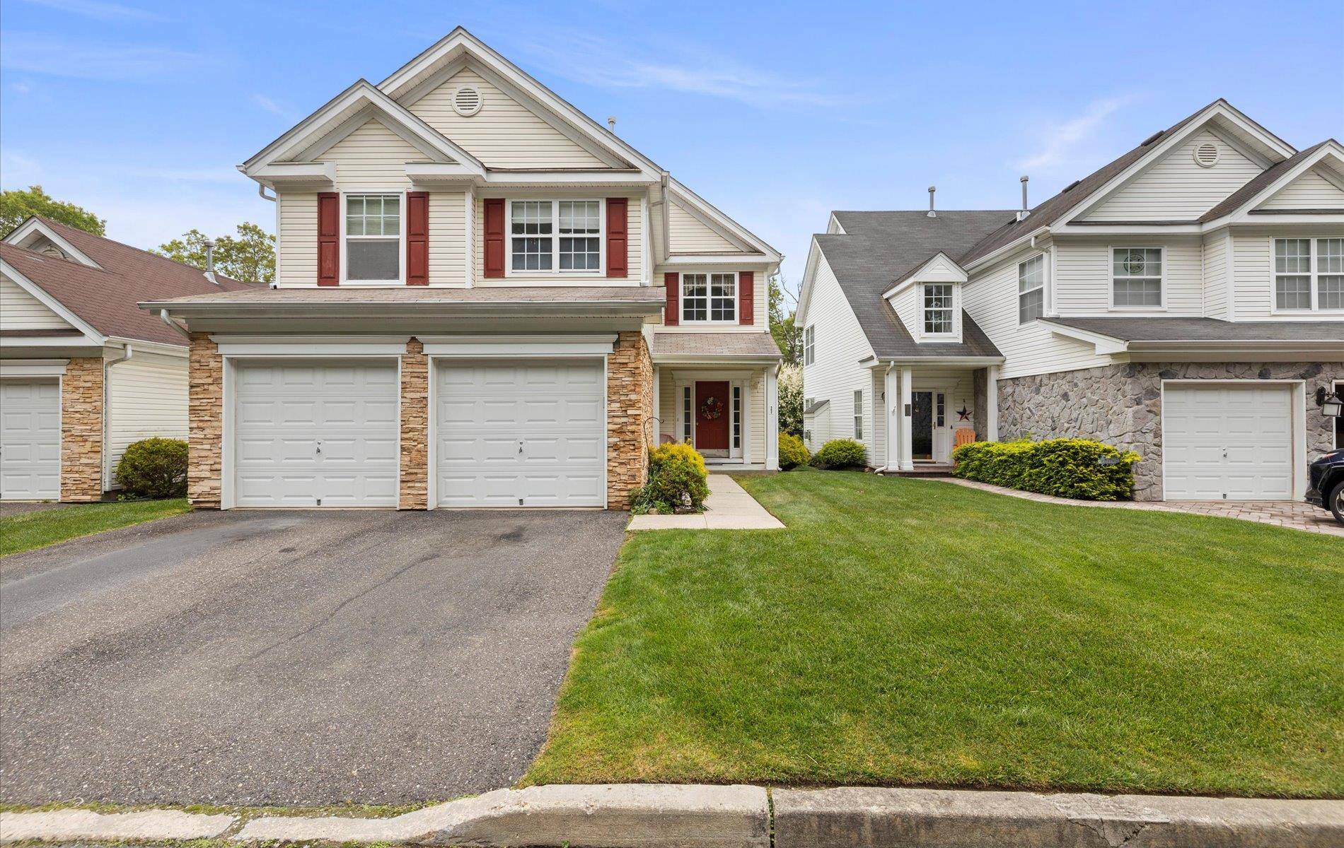 Middle Island, NY 11953,302 Birchwood Park DR