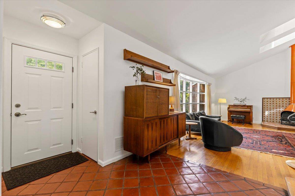Hastings-on-hudson, NY 10706,18 Harvard LN
