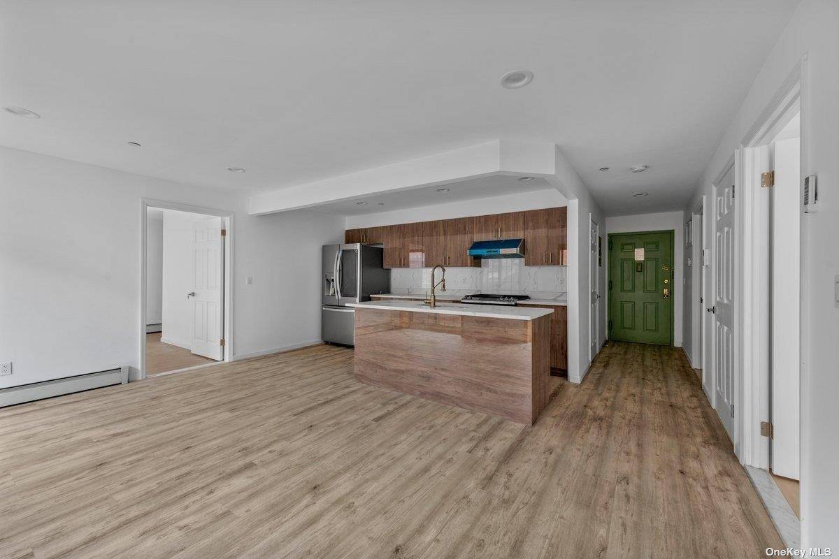 Flushing, NY 11355,134-43 Maple AVE ##2A