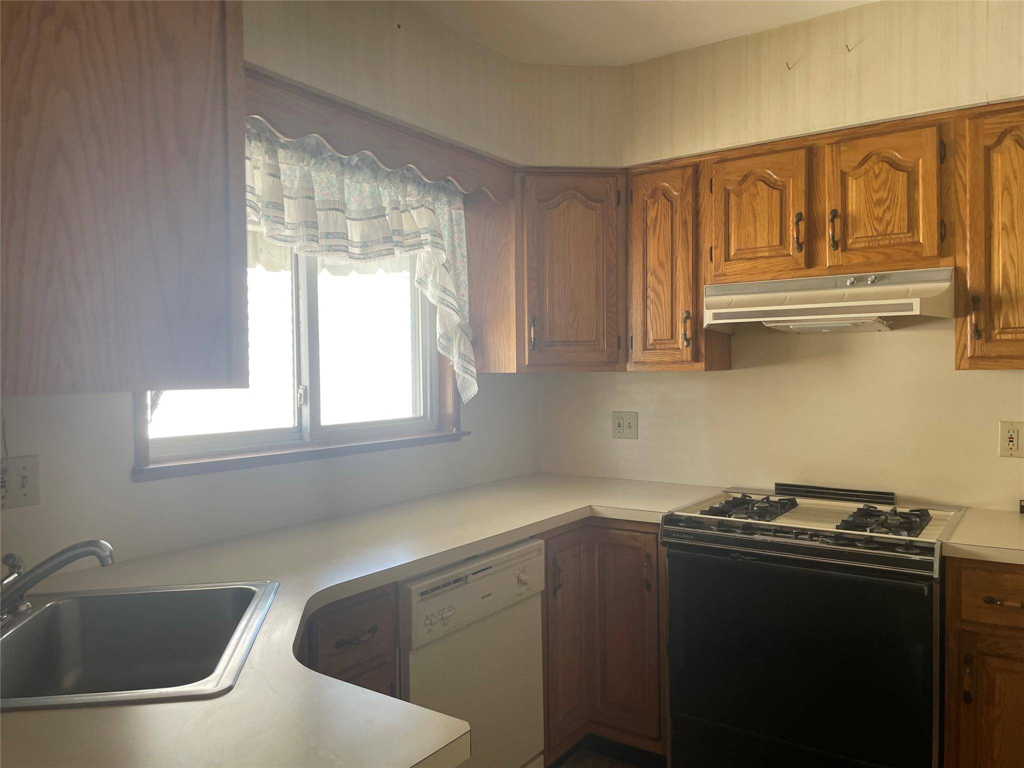 New Hyde Park, NY 11040,4 New Hyde Park RD