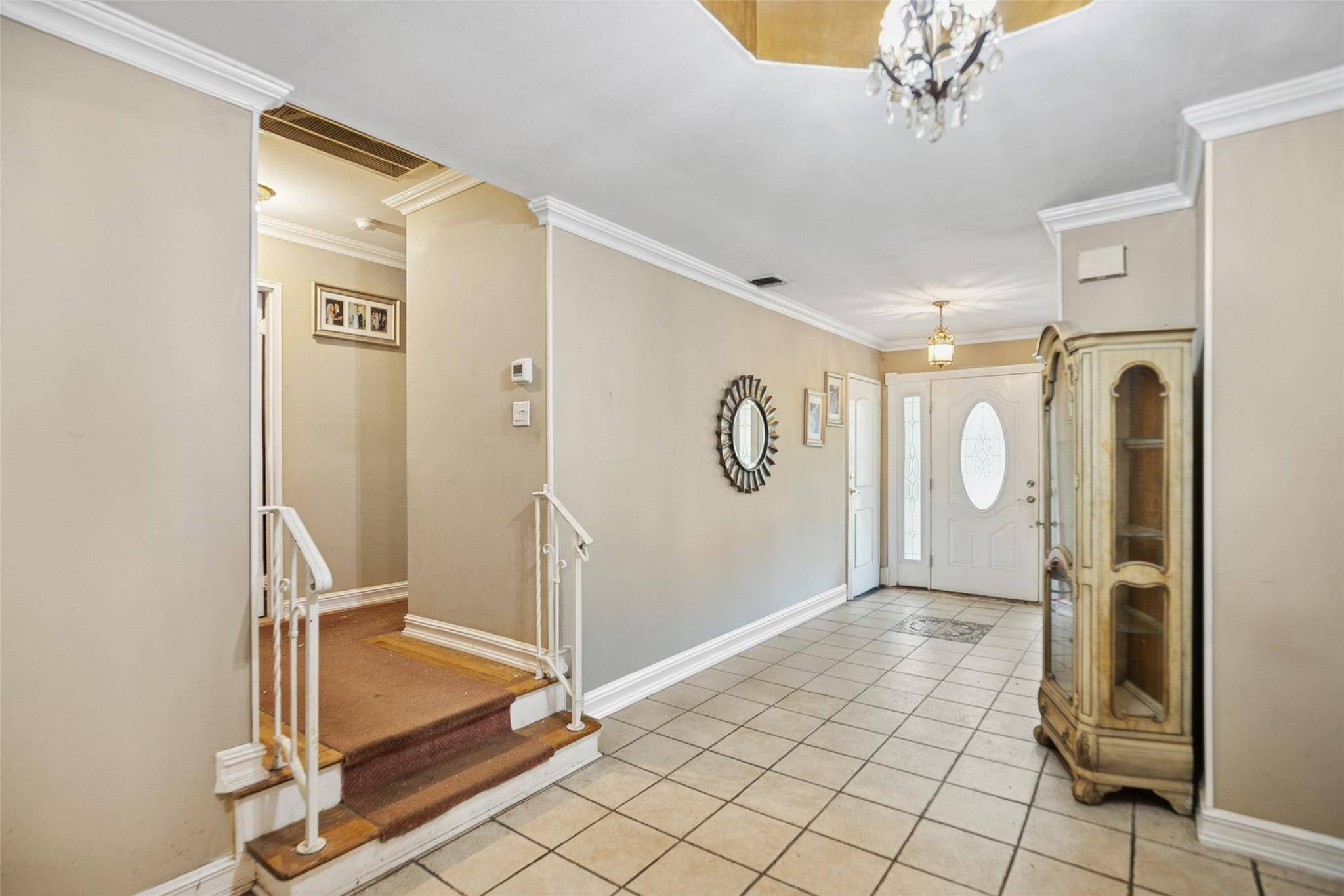 Smithtown, NY 11787,10 Marlan CT