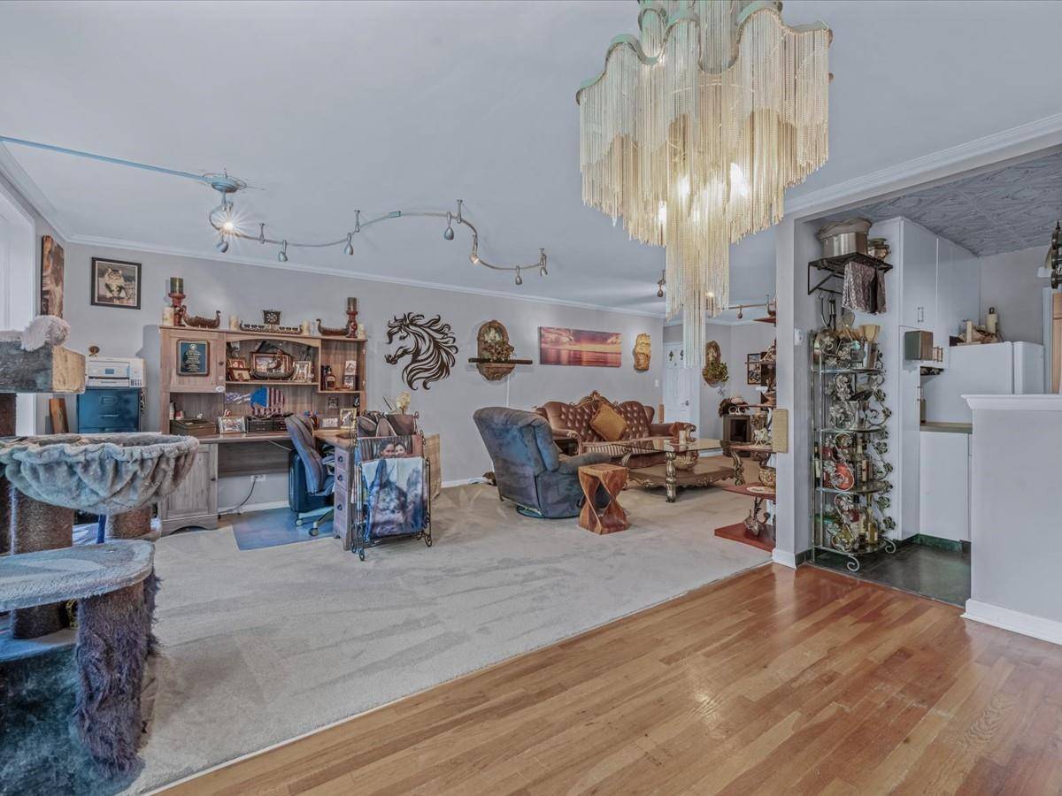 Little Neck, NY 11362,241-20 Northern BLVD #6J