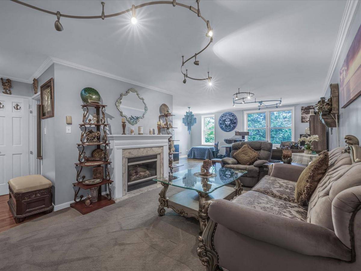 Little Neck, NY 11362,241-20 Northern BLVD #6J