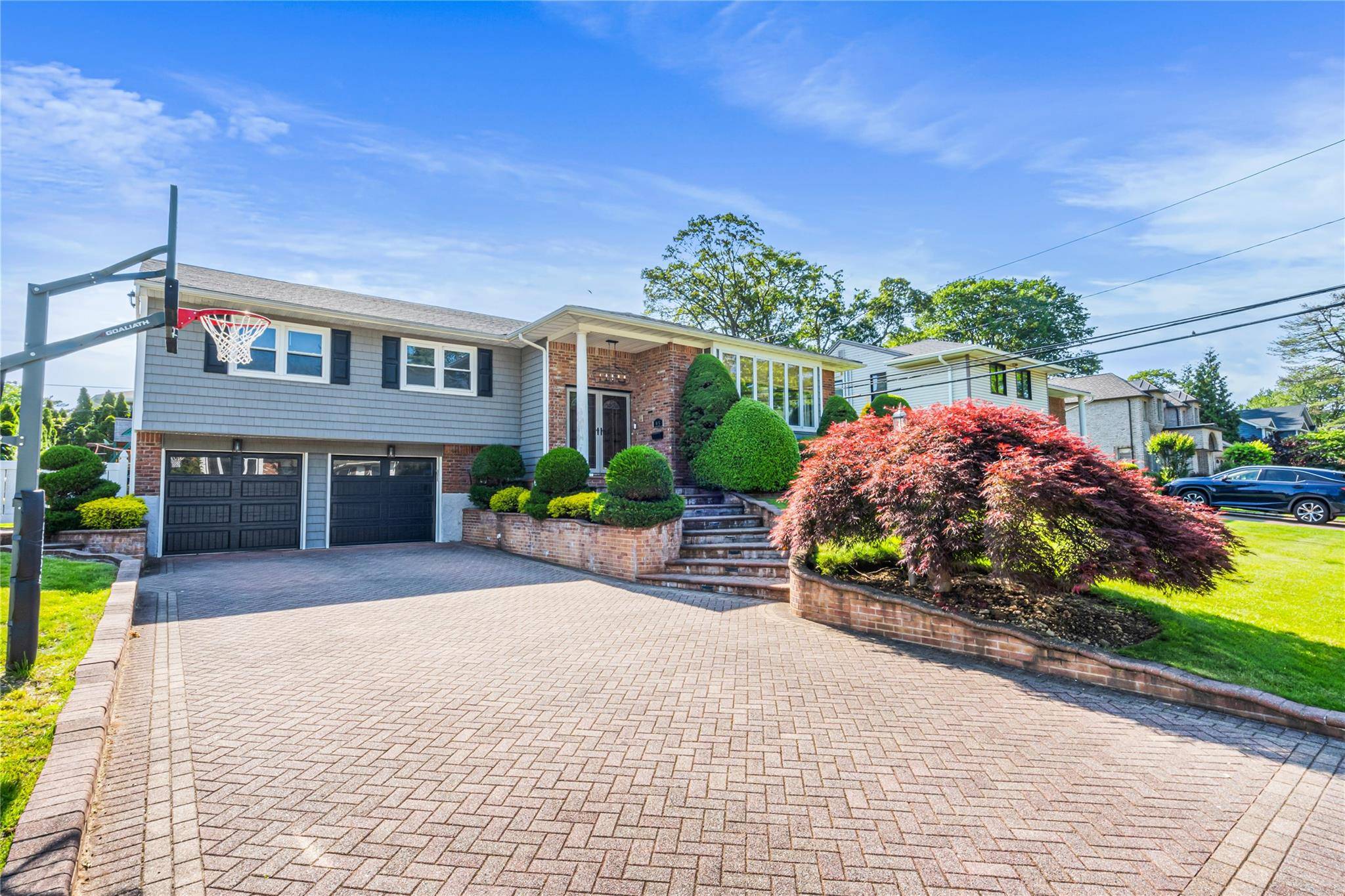 Searingtown, NY 11507,95 The Dell