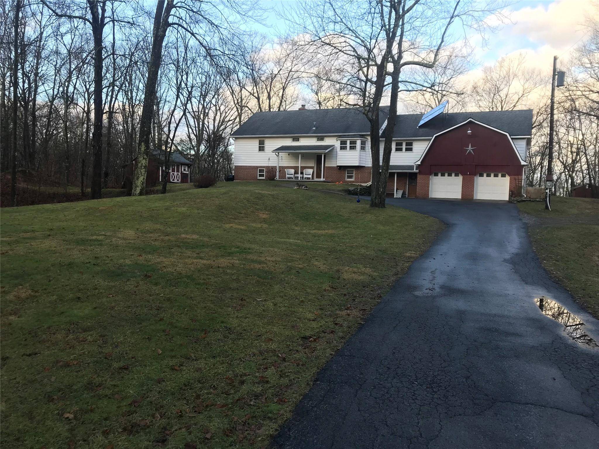 Pleasant Valley, NY 12569,89 Birch DR