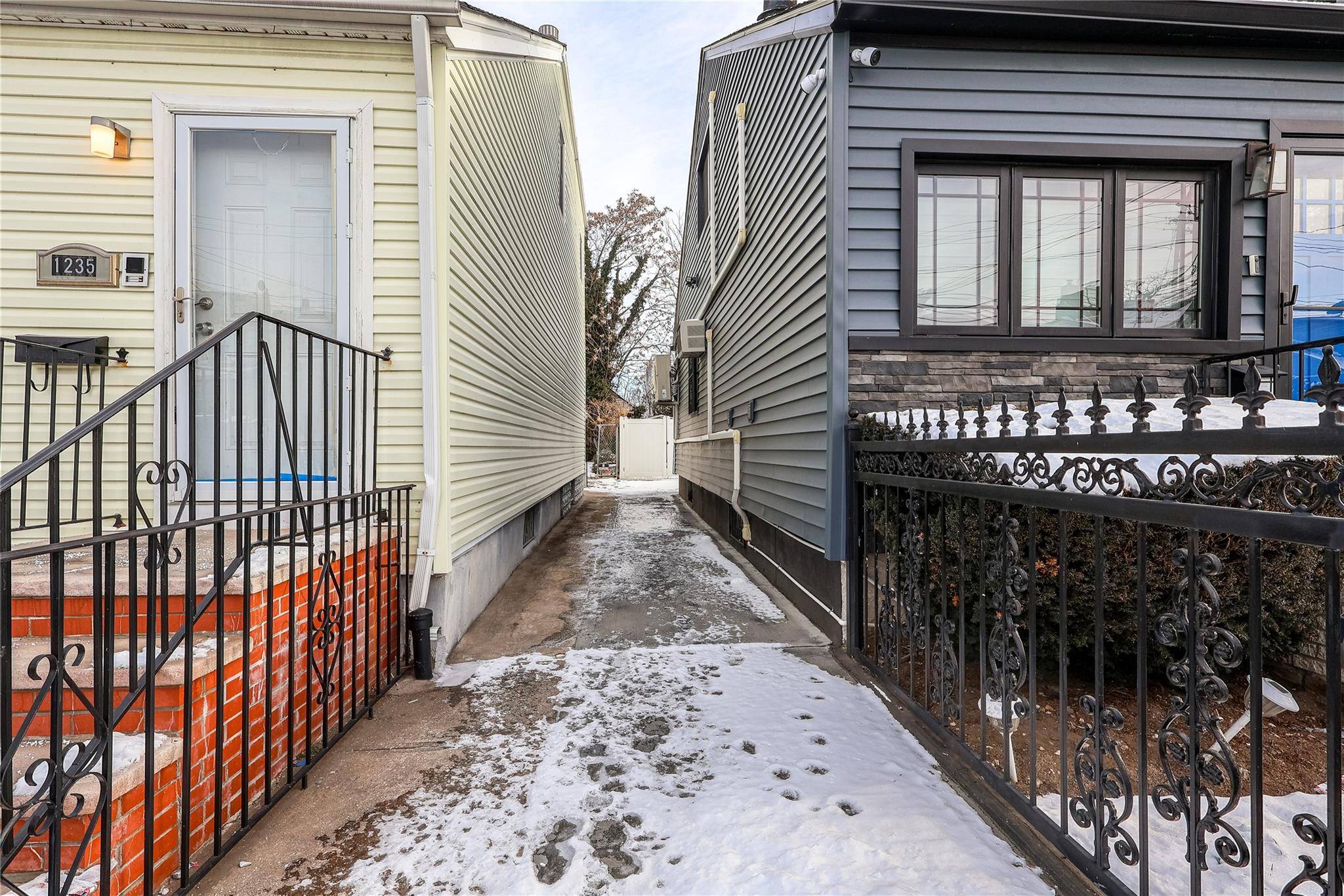 Brooklyn, NY 11236,1235 E 87th ST