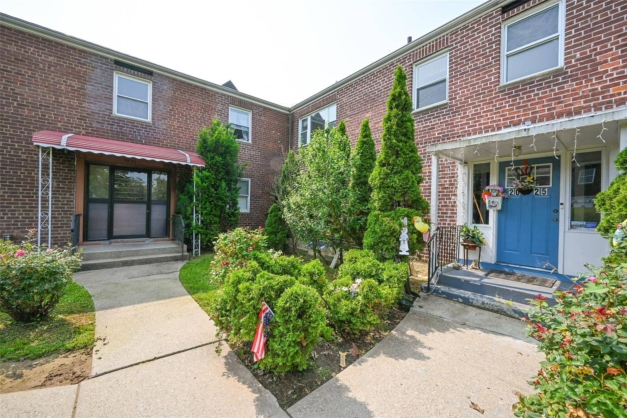 Whitestone, NY 11357,20-21 Parsons BLVD