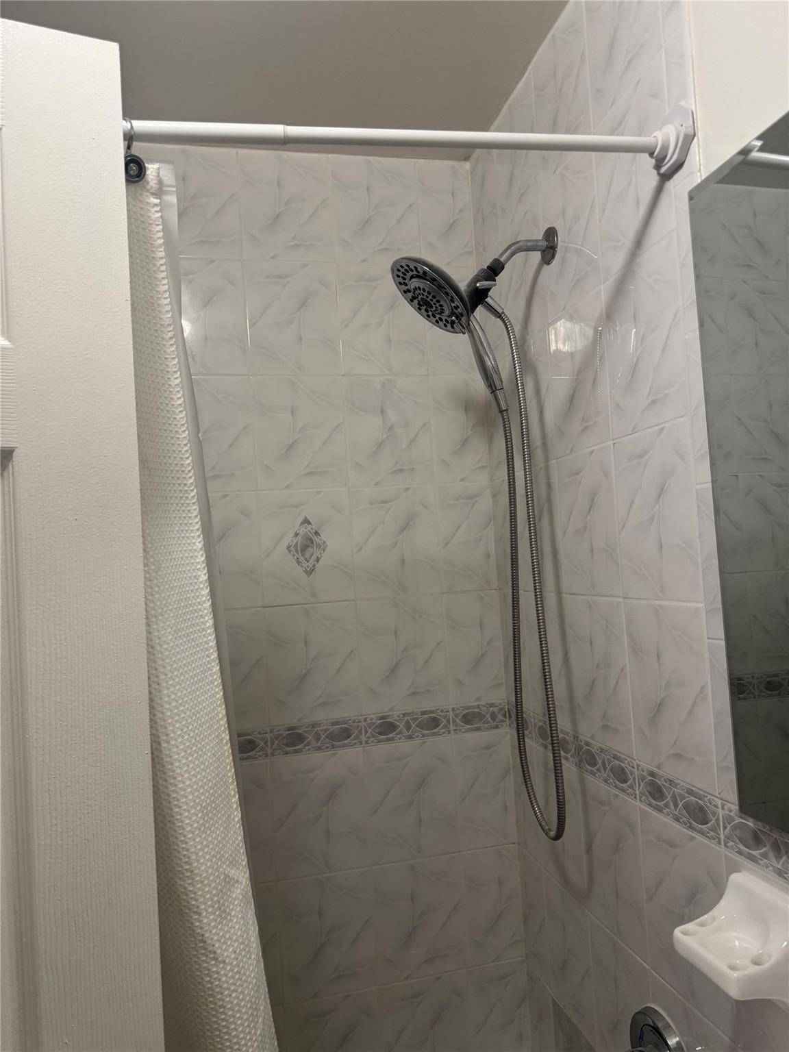 Maspeth, NY 11379,65-95 Terrace CT #1